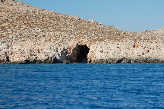 Θρίλερ στην Κρήτη: Χειμερινός κολυμβητής εντοπίστηκε νεκρός σε σπηλιά